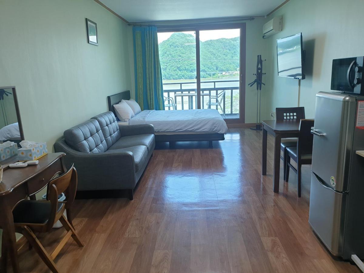 Lahoya Pension Chuncheon Exterior photo