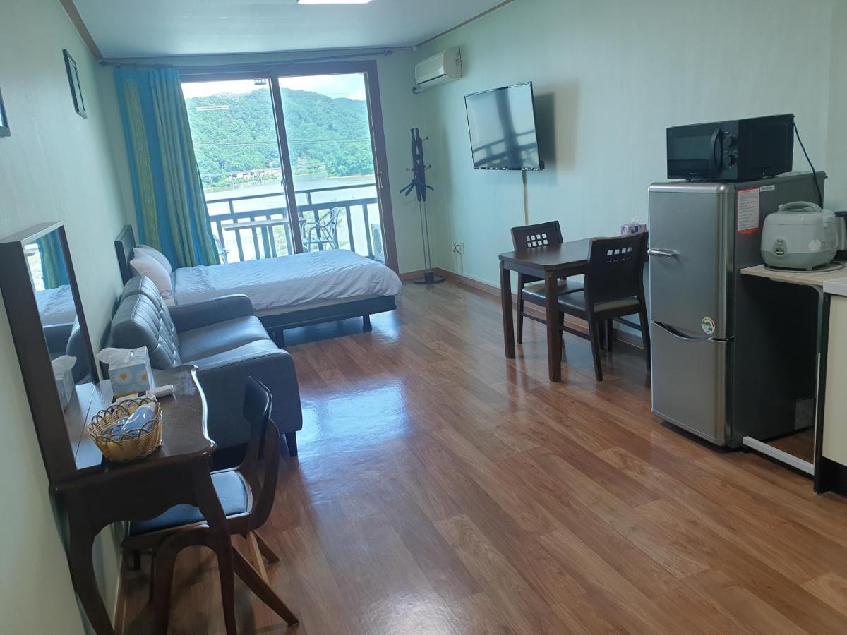 Lahoya Pension Chuncheon Exterior photo