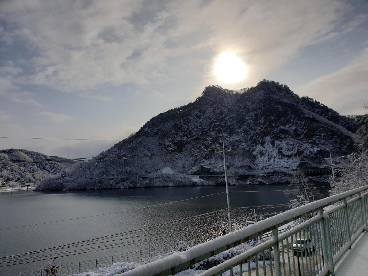 Lahoya Pension Chuncheon Exterior photo